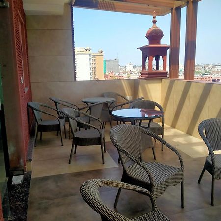 Hotel Rv Golden Amritsar Exterior foto